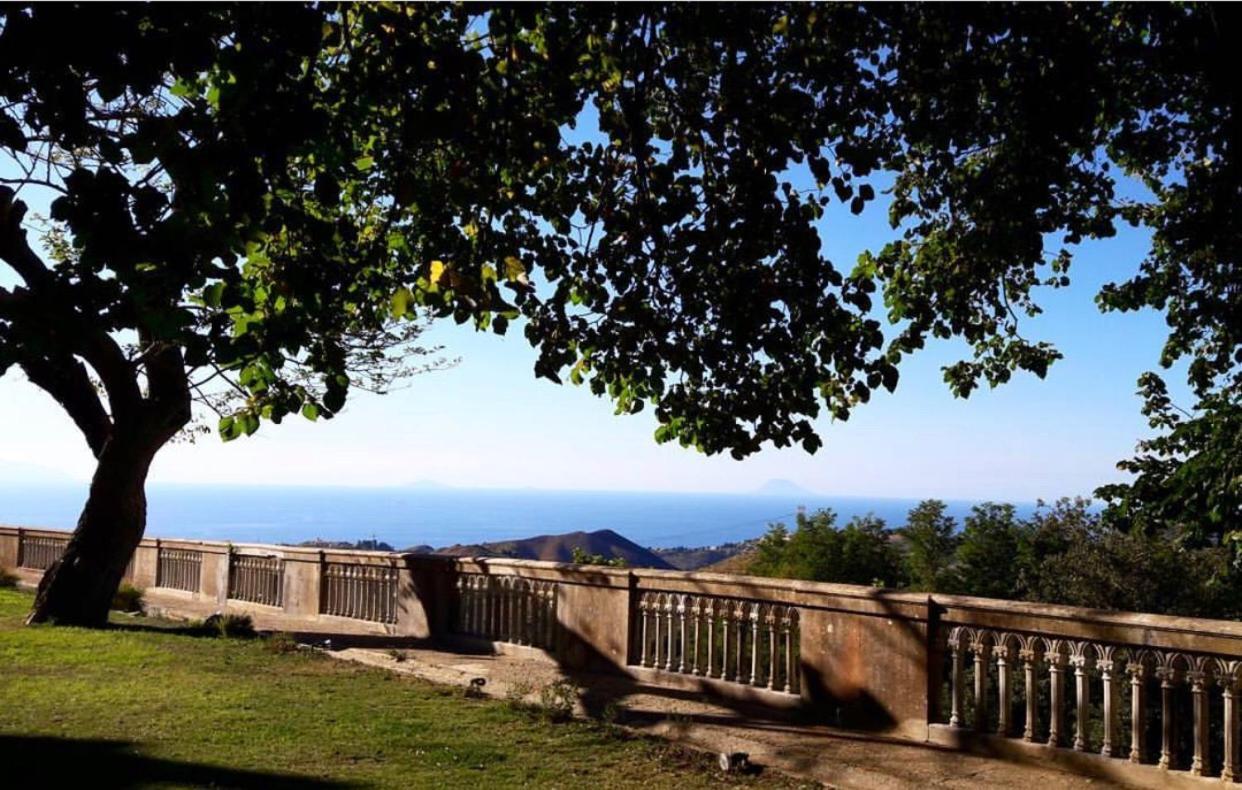Villa Musolino - Country Resort Messina Bagian luar foto